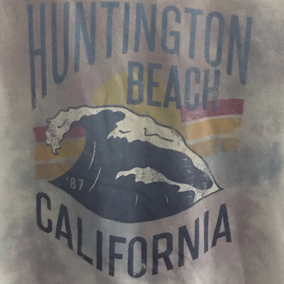 Huntington Beach tee🧜🏼♀️ - Picture 2 of 2